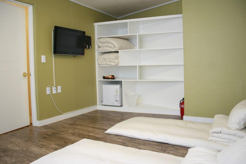 Crib 49 Guesthouse - Foreigner Only Seoul Exteriör bild